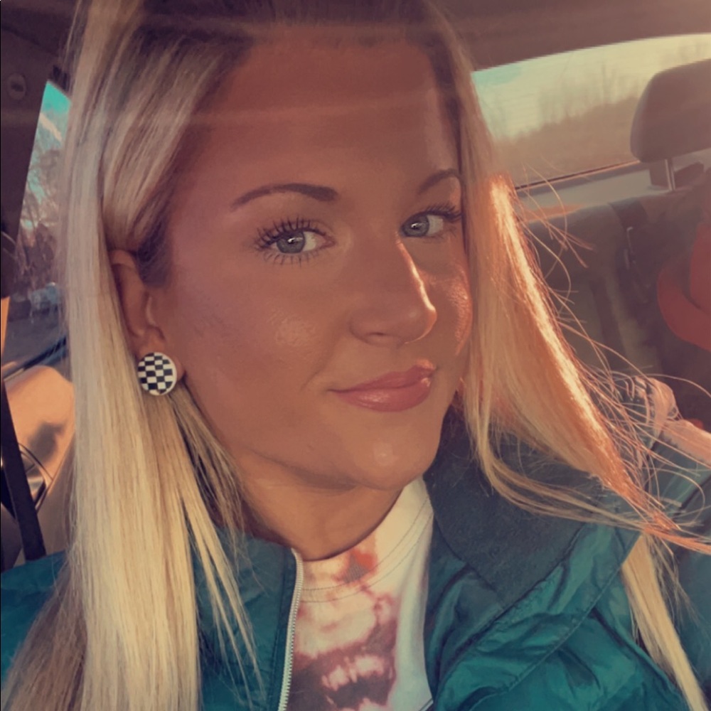 Meet your Posher, Shaina